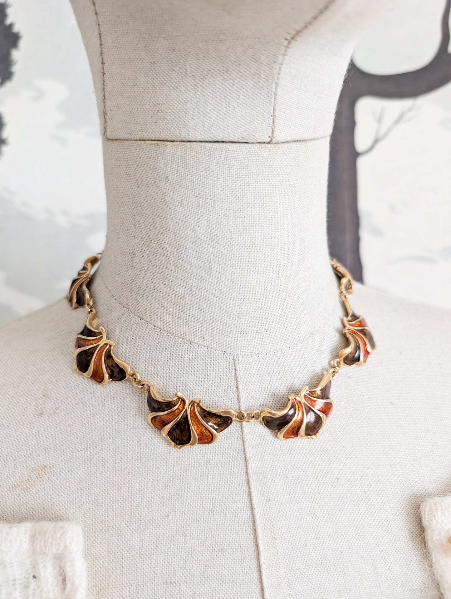 Collier laqué esprit Art Nouveau