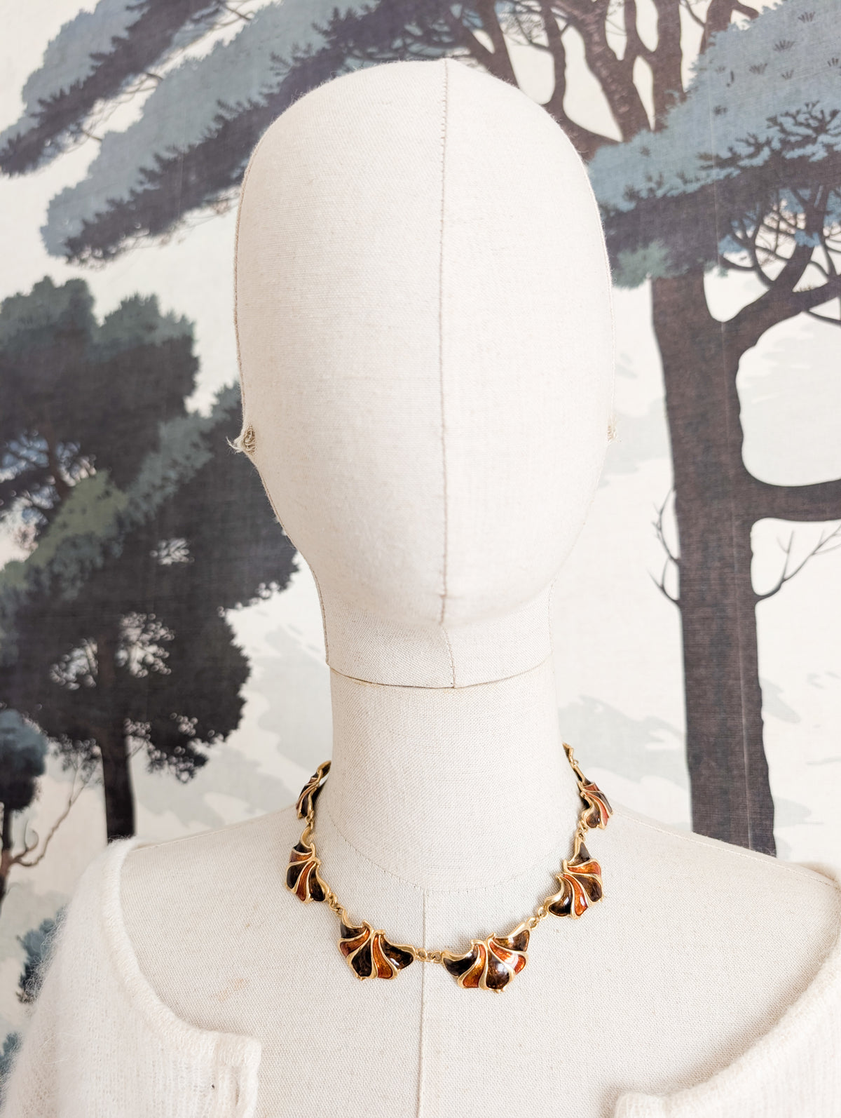 Collier laqué esprit Art Nouveau