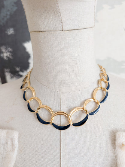 Collier laqué bleu nuit Trifari