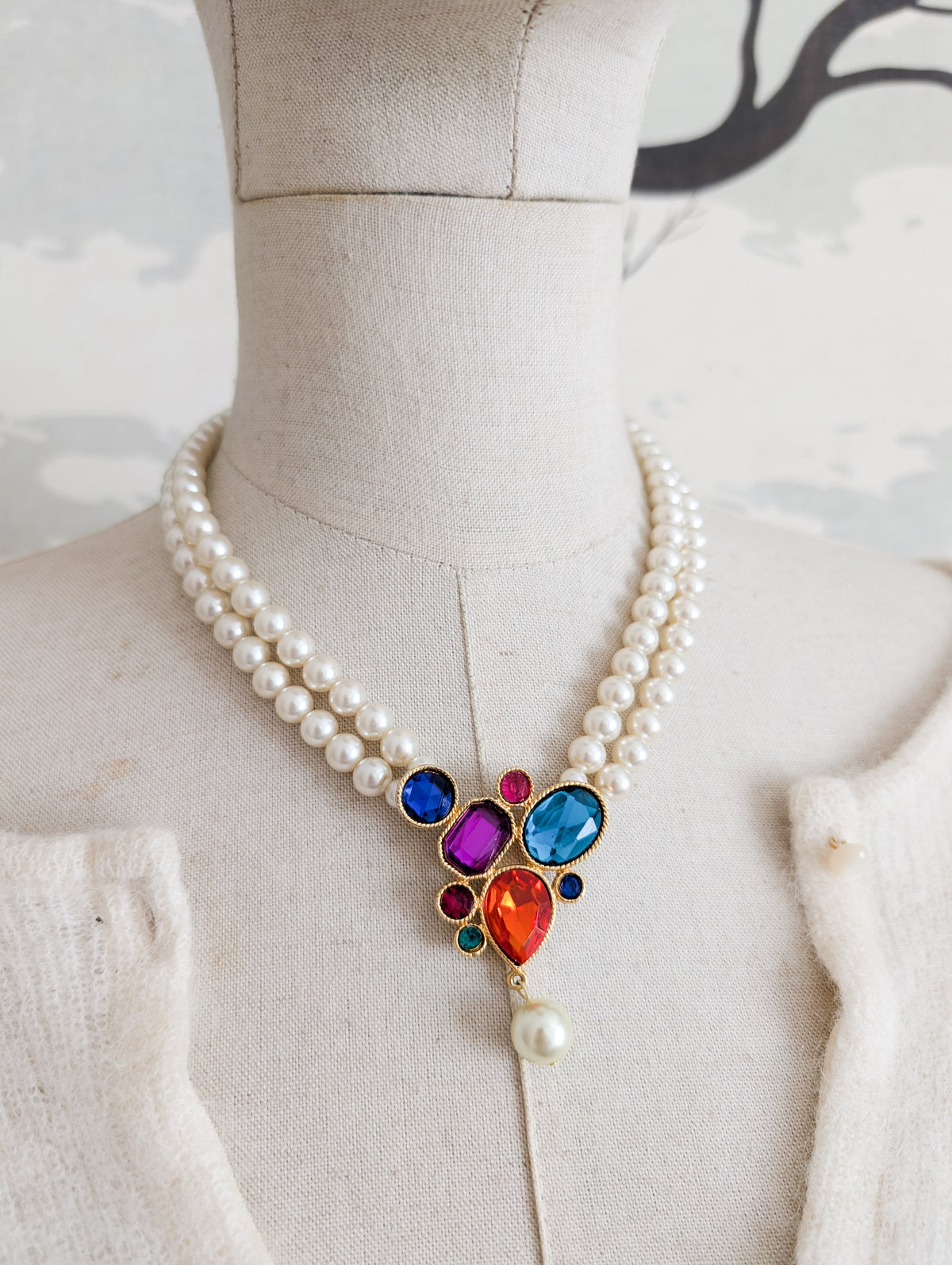 Collier de perles pendentif joyaux
