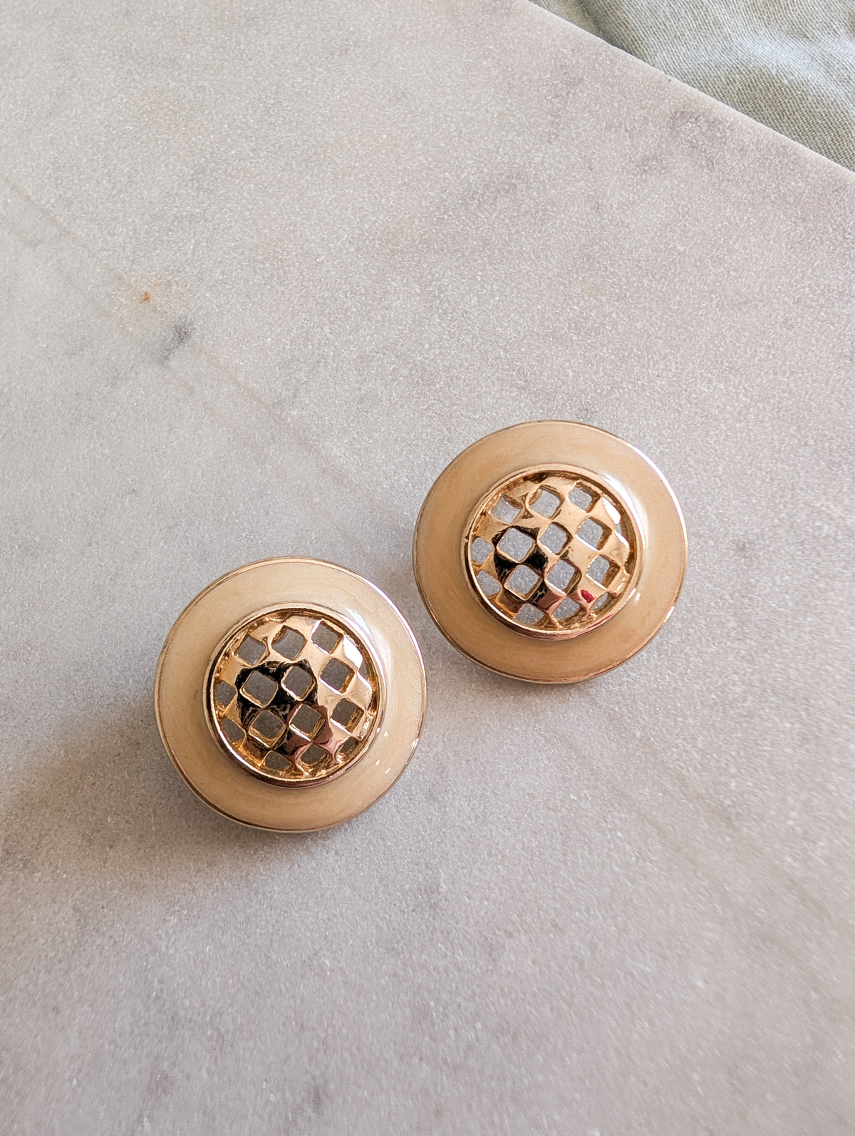 Boucles compactes oreilles percées