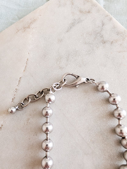 Collier en métal bois et Corail Bambou