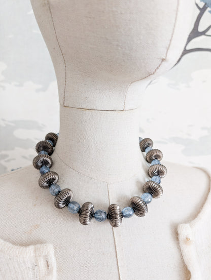 Superbe collier en verre en métal Sharra Pagano