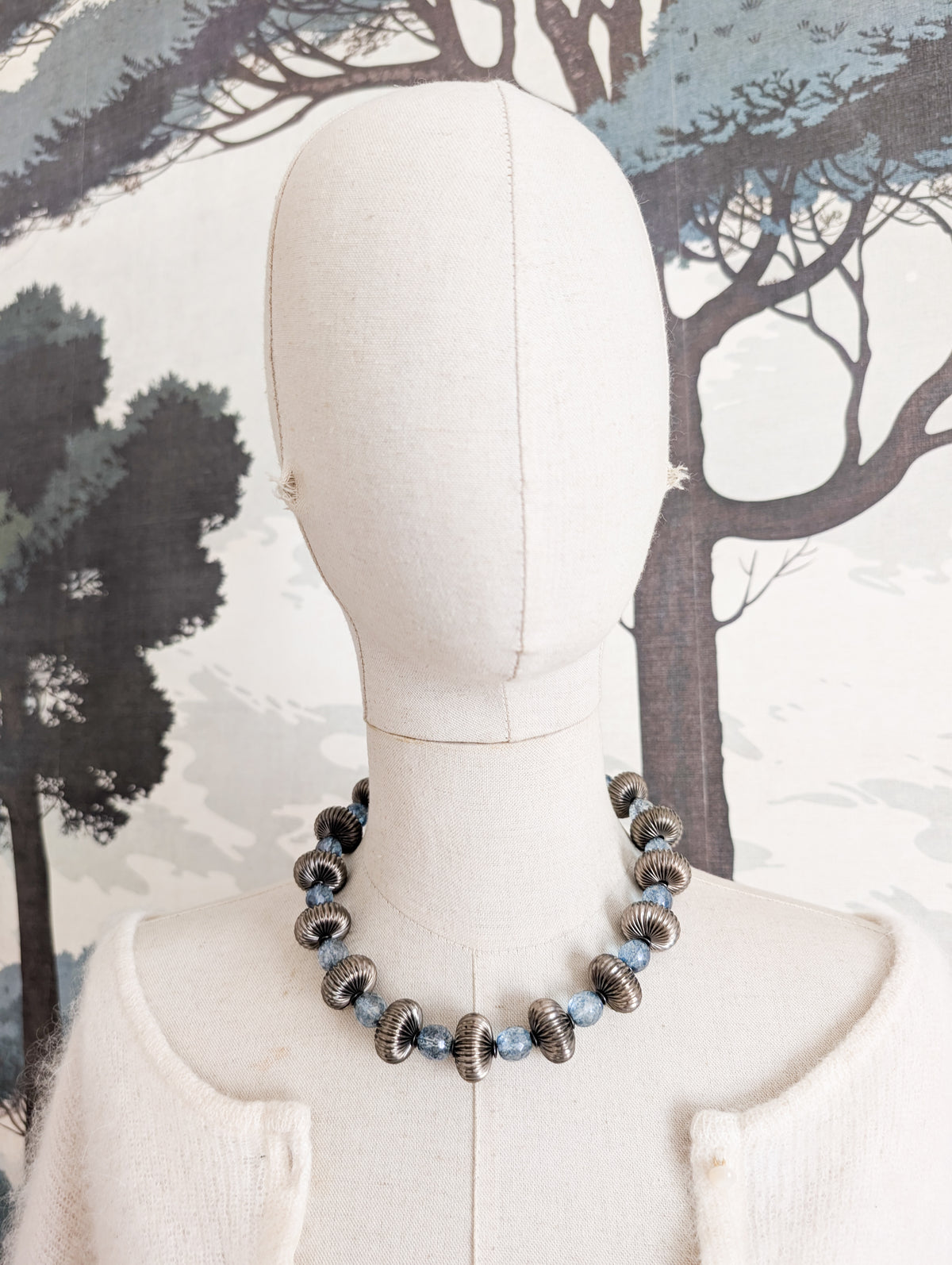 Superbe collier en verre en métal Sharra Pagano