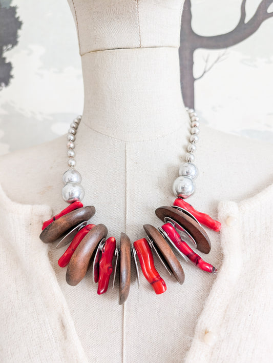 Collier en métal bois et Corail Bambou