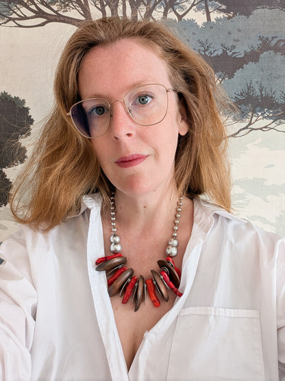 Collier en métal bois et Corail Bambou