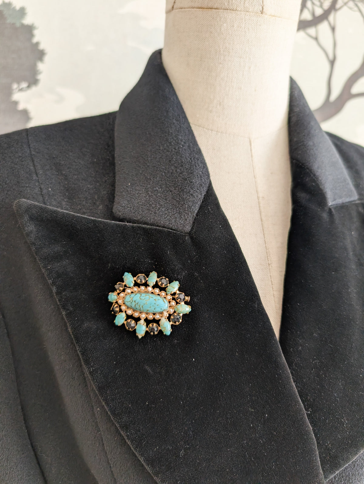 Broche en pâte de verre
