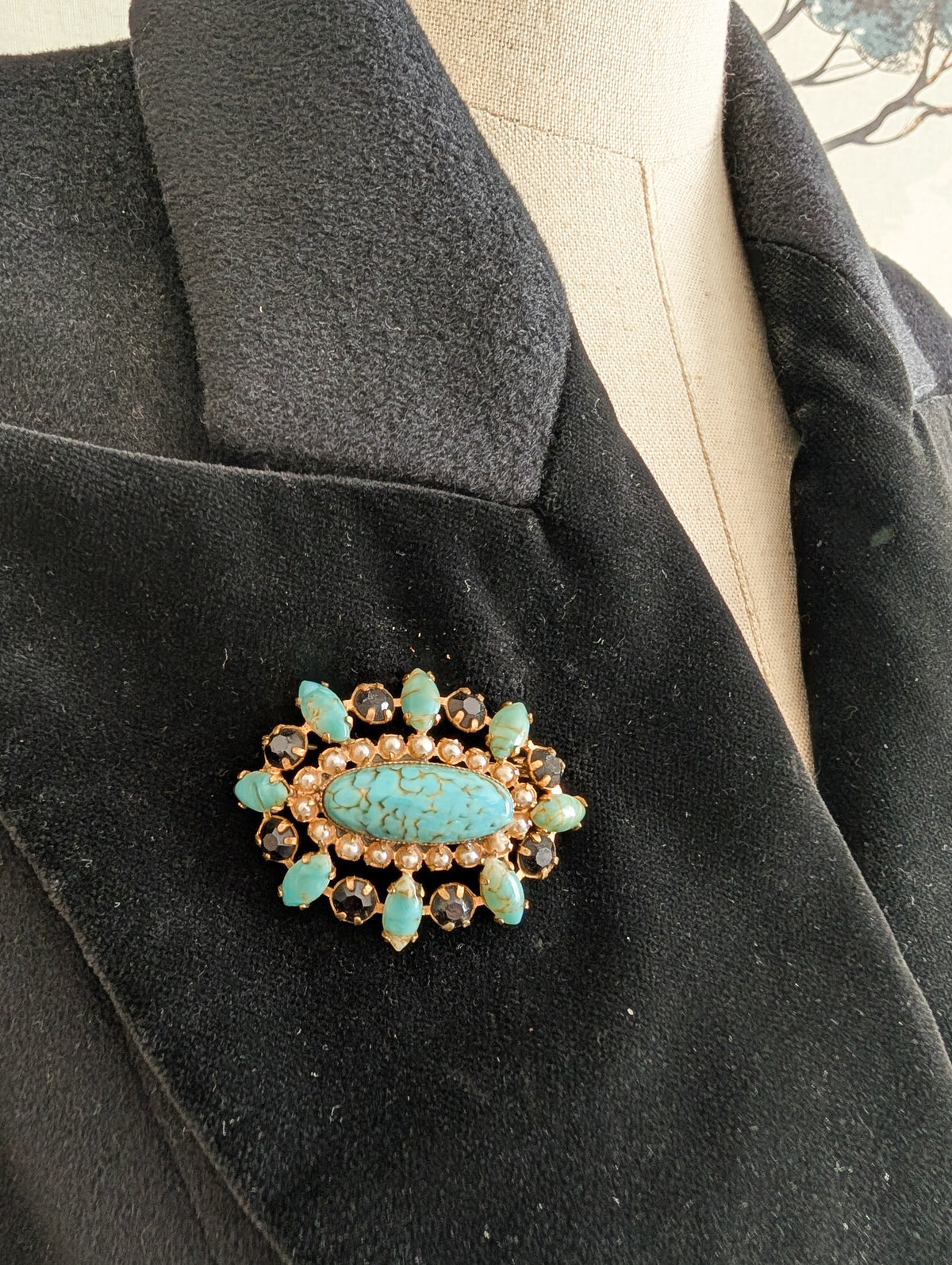 Broche en pâte de verre