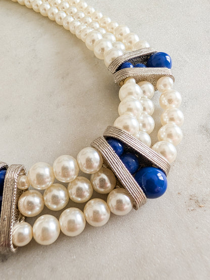 Collier de perles et perles bleues