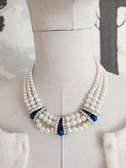 Collier de perles et perles bleues