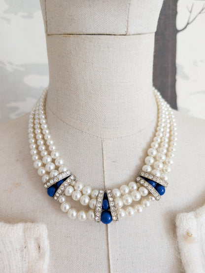 Collier de perles et perles bleues
