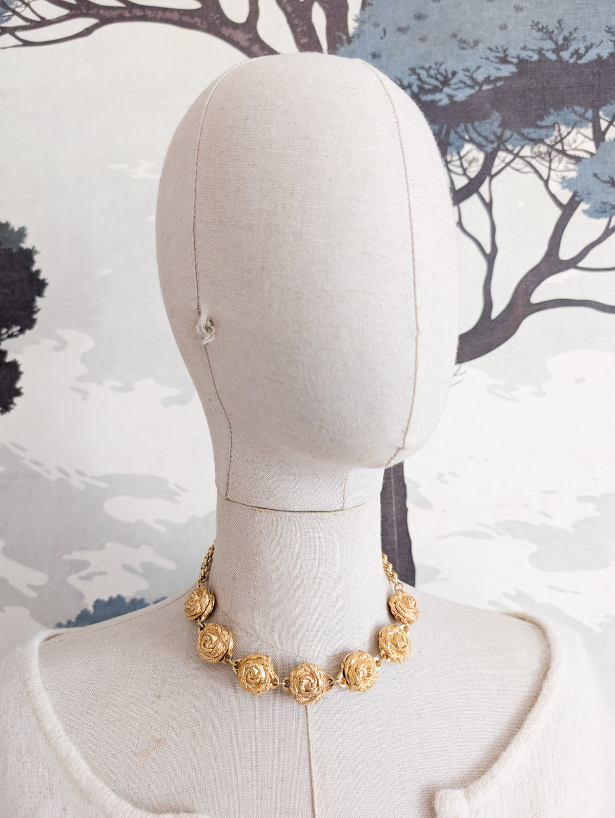 Exceptionnel Collier fleurs en métal