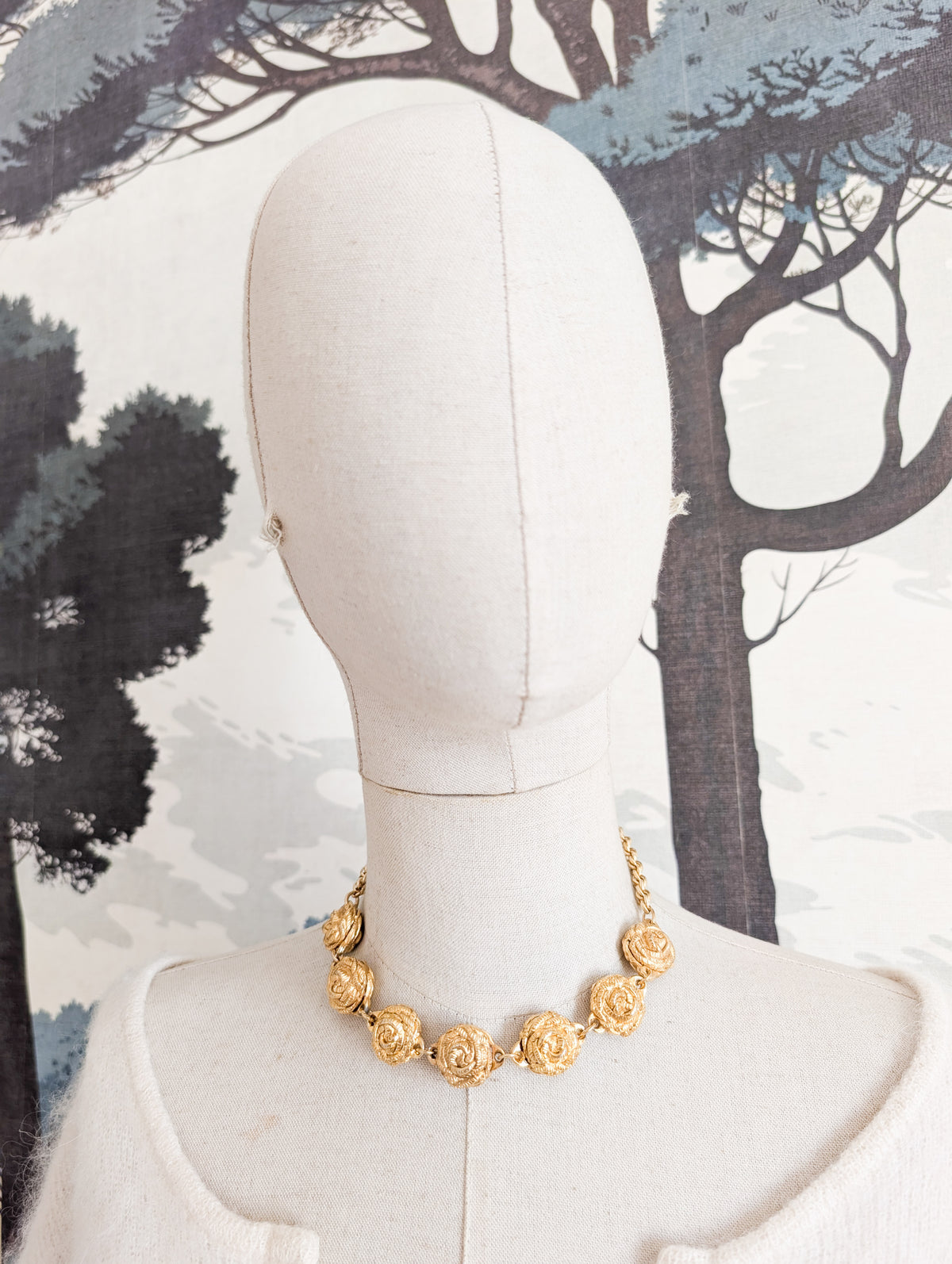 Exceptionnel Collier fleurs en métal