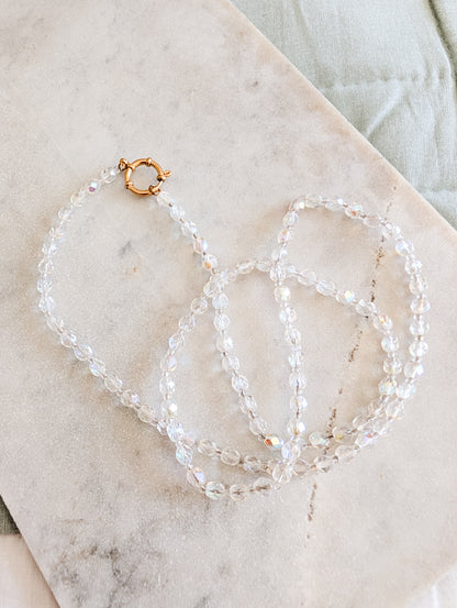 Très joli collier en cristal