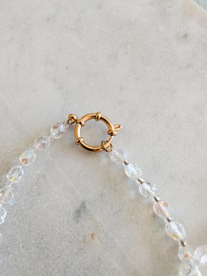 Très joli collier en cristal