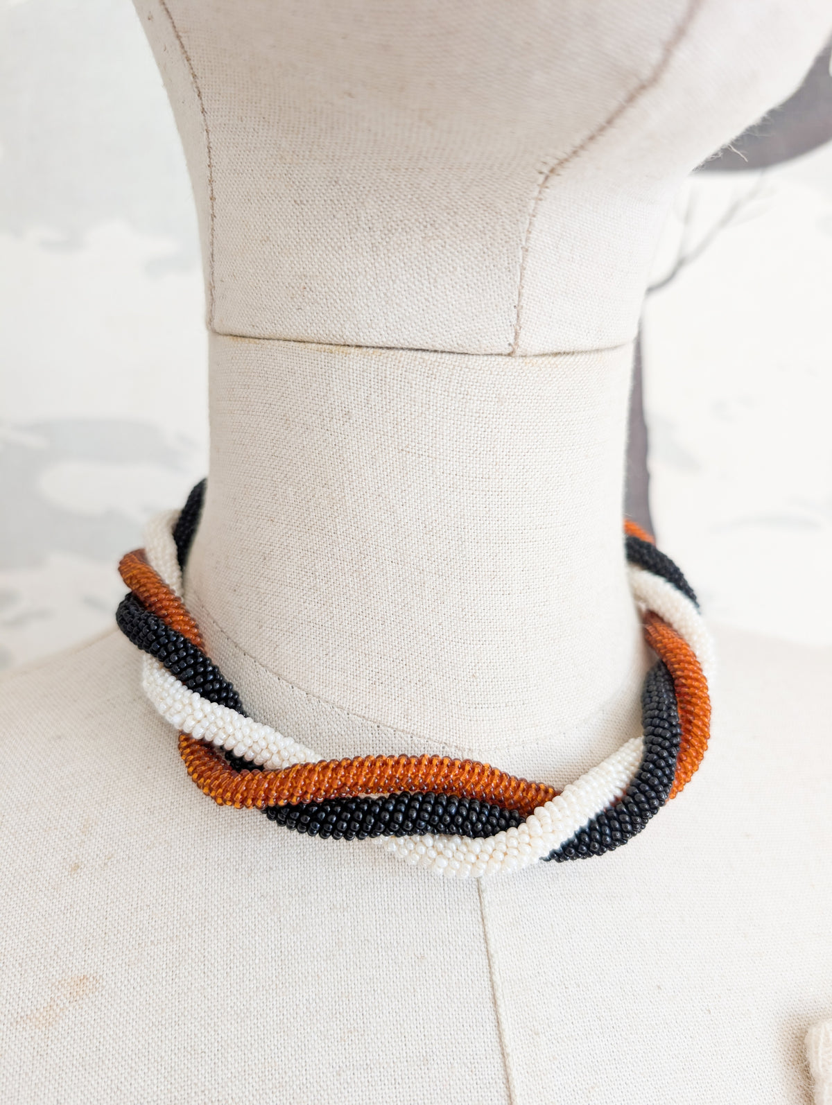 Collier de perles de rocailles