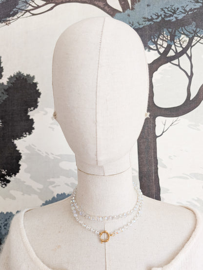 Très joli collier en cristal