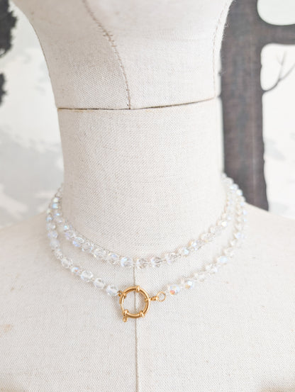 Très joli collier en cristal