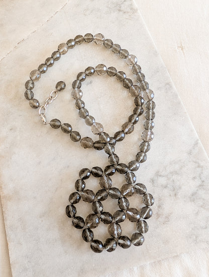 Collier en verre fumé