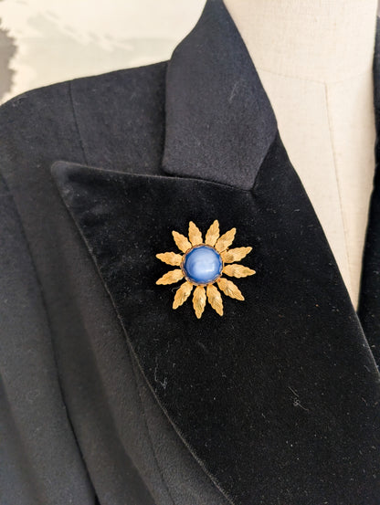 Broche fleur cabochon bleu