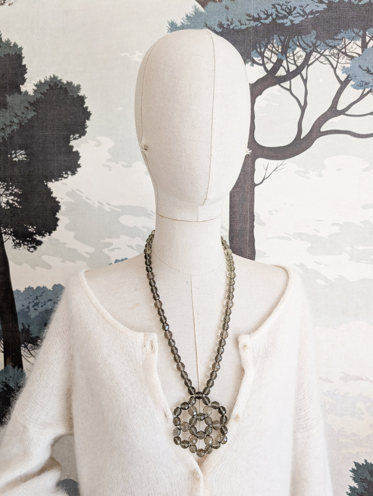 Collier en verre fumé