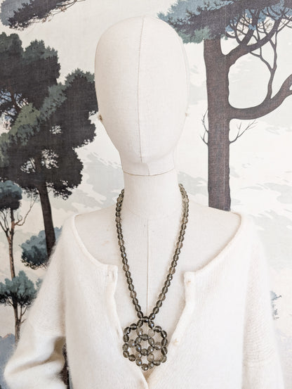 Collier en verre fumé