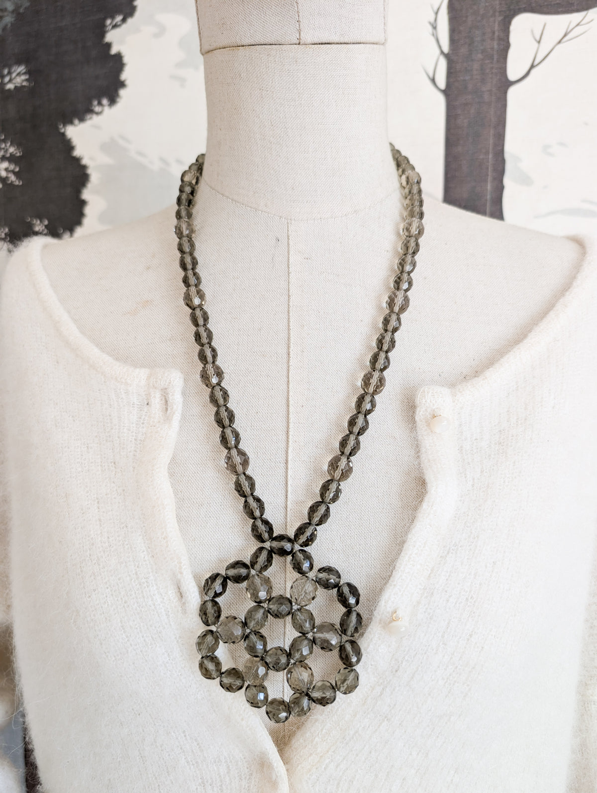 Collier en verre fumé