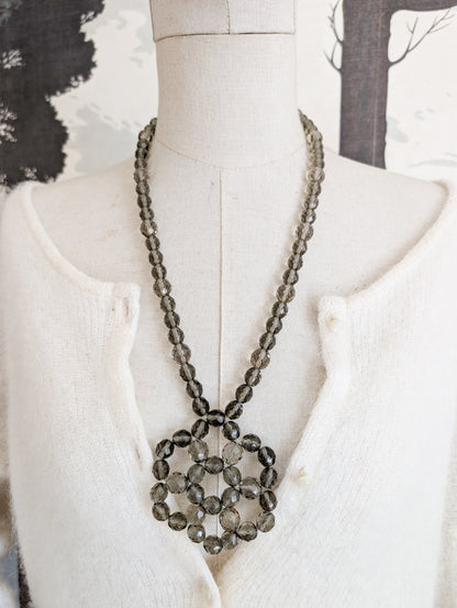 Collier en verre fumé