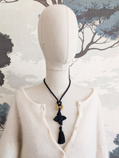 Collier passementerie