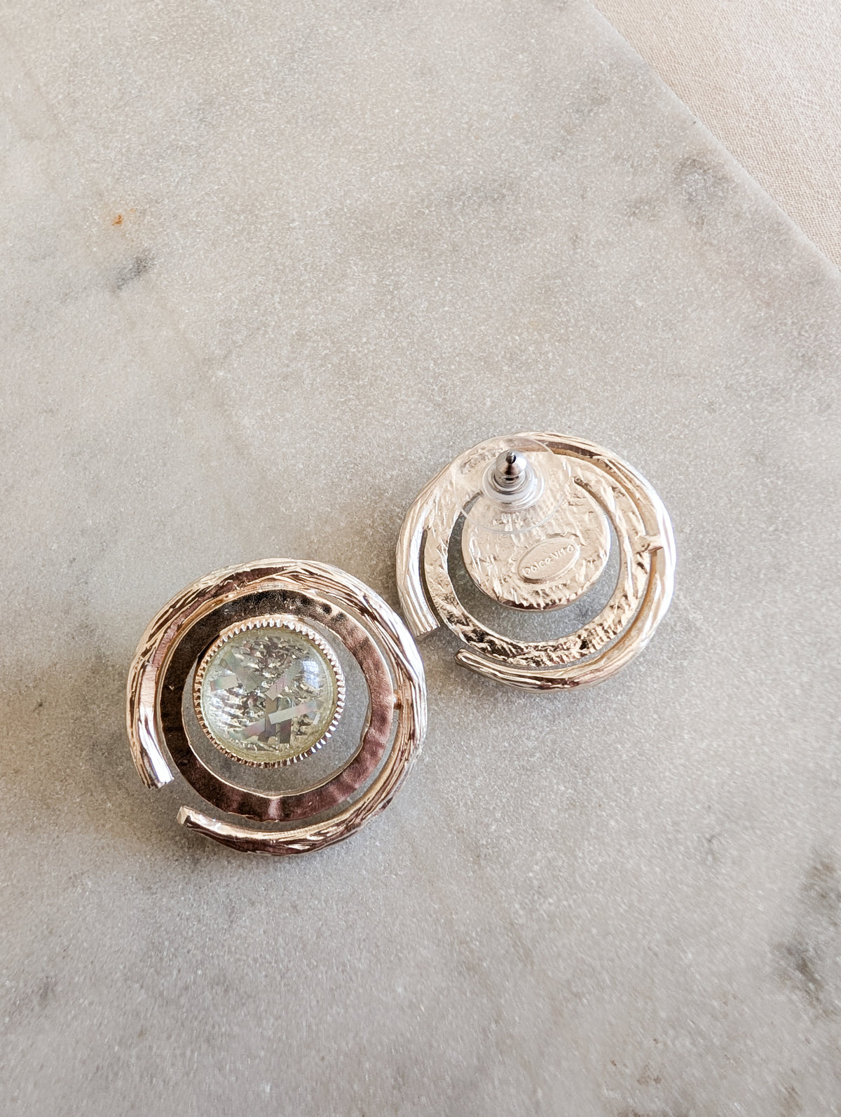 Boucles cabochon Dolce Vita, oreilles percées