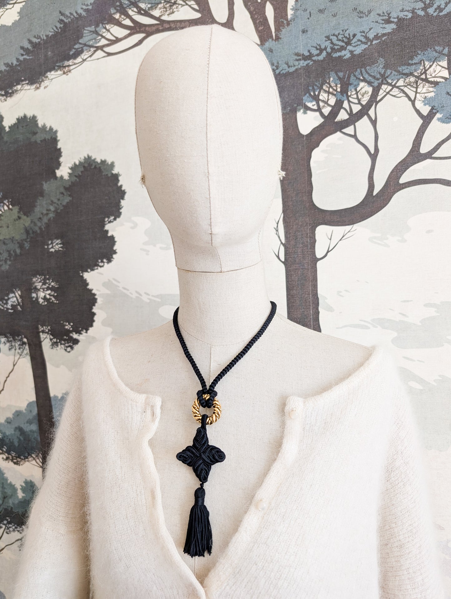 Collier passementerie