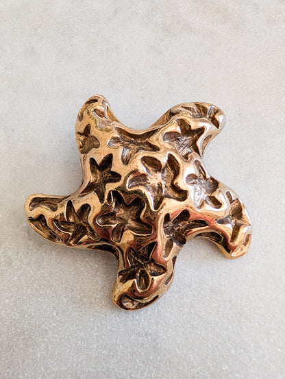 Broche Gil d'Agenas en résine galvanisée