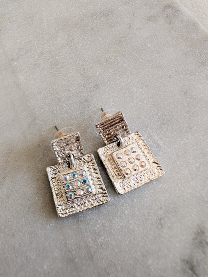 Boucles "bas relief" Dolce Vita, oreilles percées